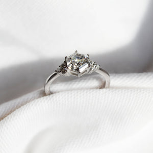 1ct hexagon cut moissanite / 1ct moissanita corte hexagono 