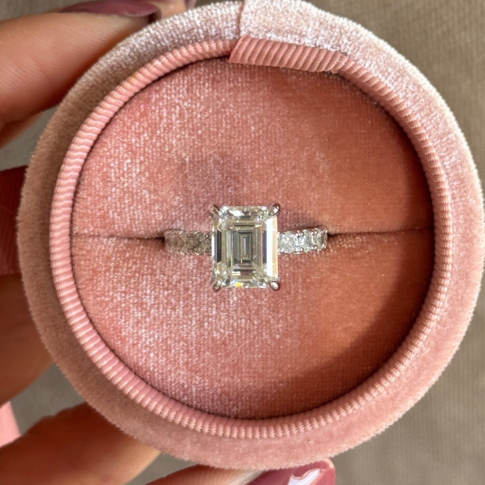 4ct emerald cut moissanite ring / diamant emeraude baue fiancelle anillo de compromiso engagement ring diamante diamond