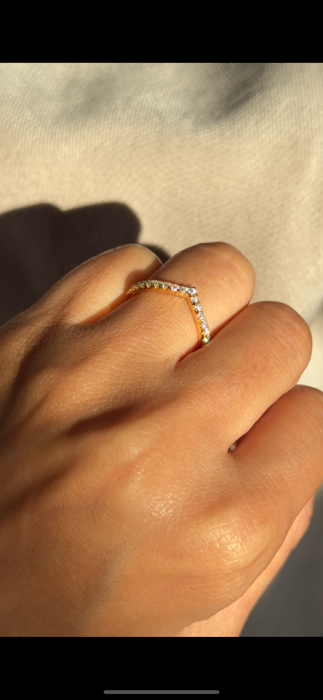 V MOISSANITE BAND