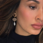 ARETES CON PERLAS BAÑO DE ORO HECHOS A MANO, JOYERIA MEXICANA, ARETES BORDADOS, BOUCLES DOREILLE AVEC PERLES FAIT A  MAIN, PLAQUE OR, BOUCLES DOREILLES BRODEES, BIJOUX ST TROPEZ, JOAILLERIE ST TROPEZ FRANCE, JEWELRY ST TROPEZ, EARRINGS HANDMADE 