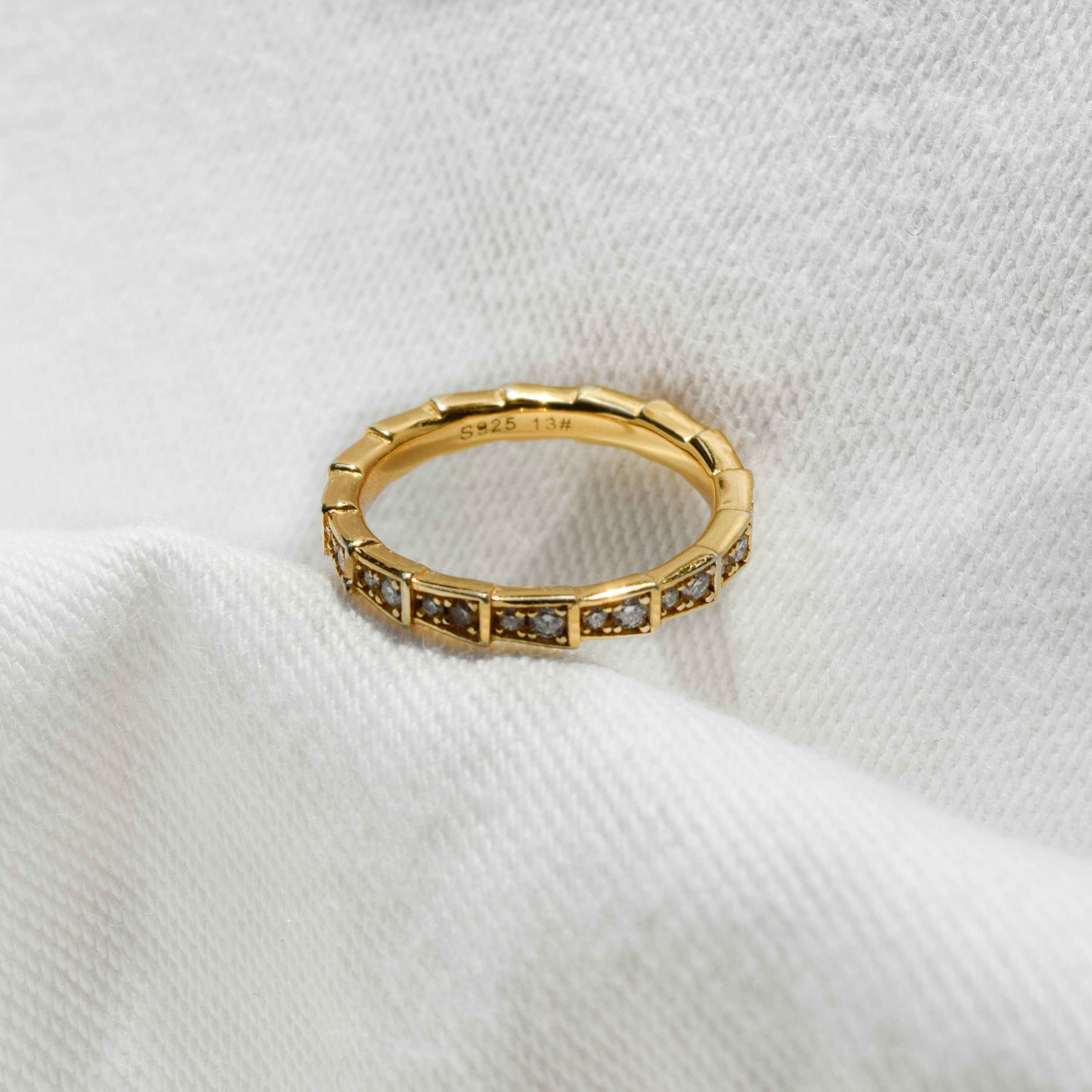 BV MOISSANITE BAND
