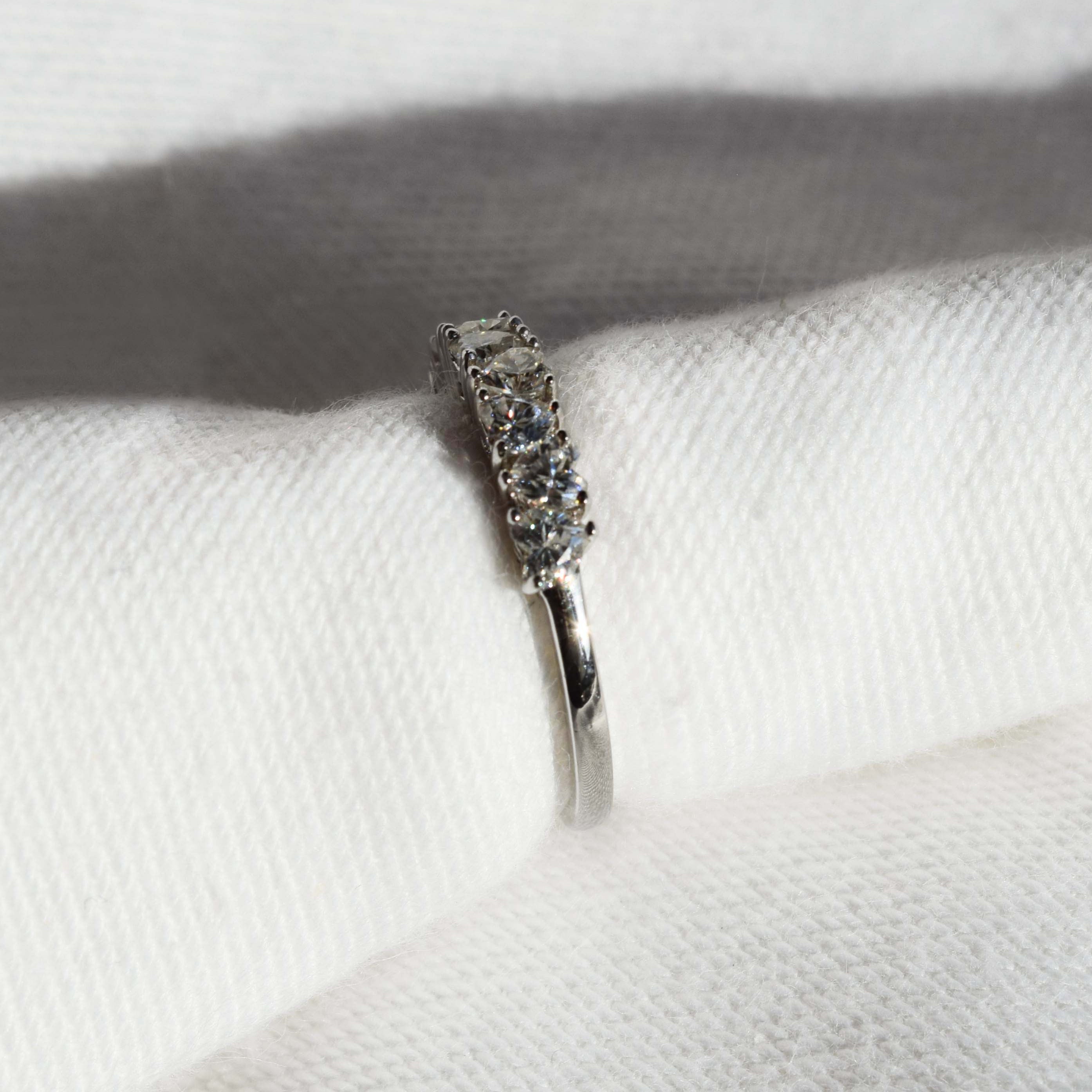 HEART CUT MOISSANITE BAND