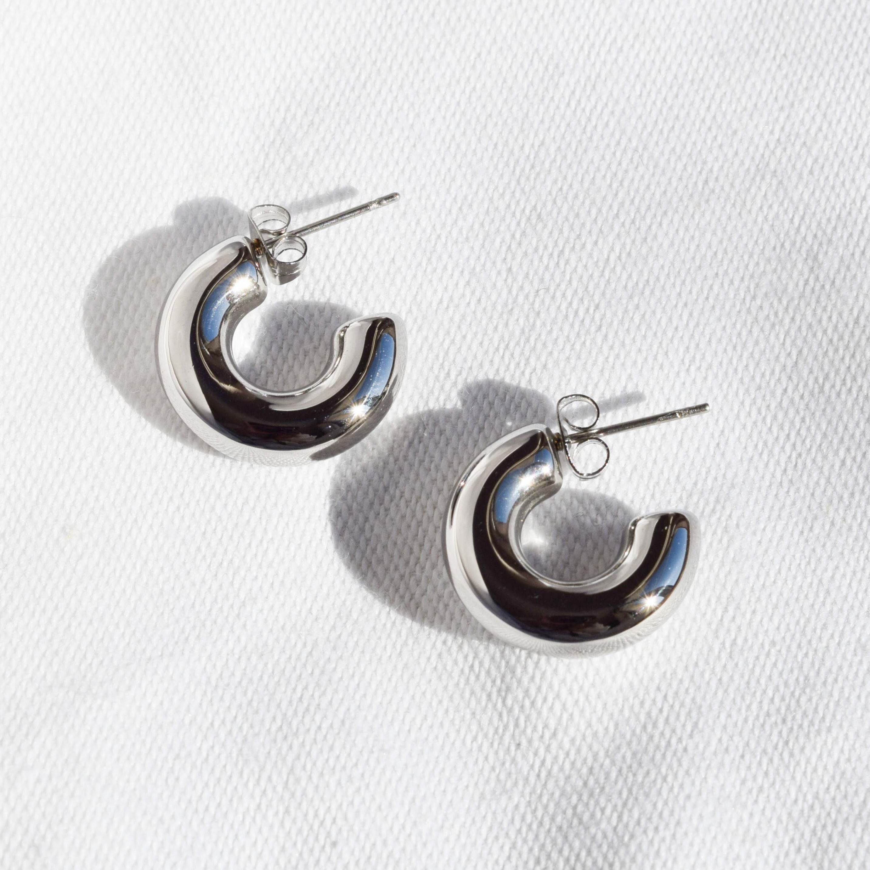 SILVER BOLD HOOPS