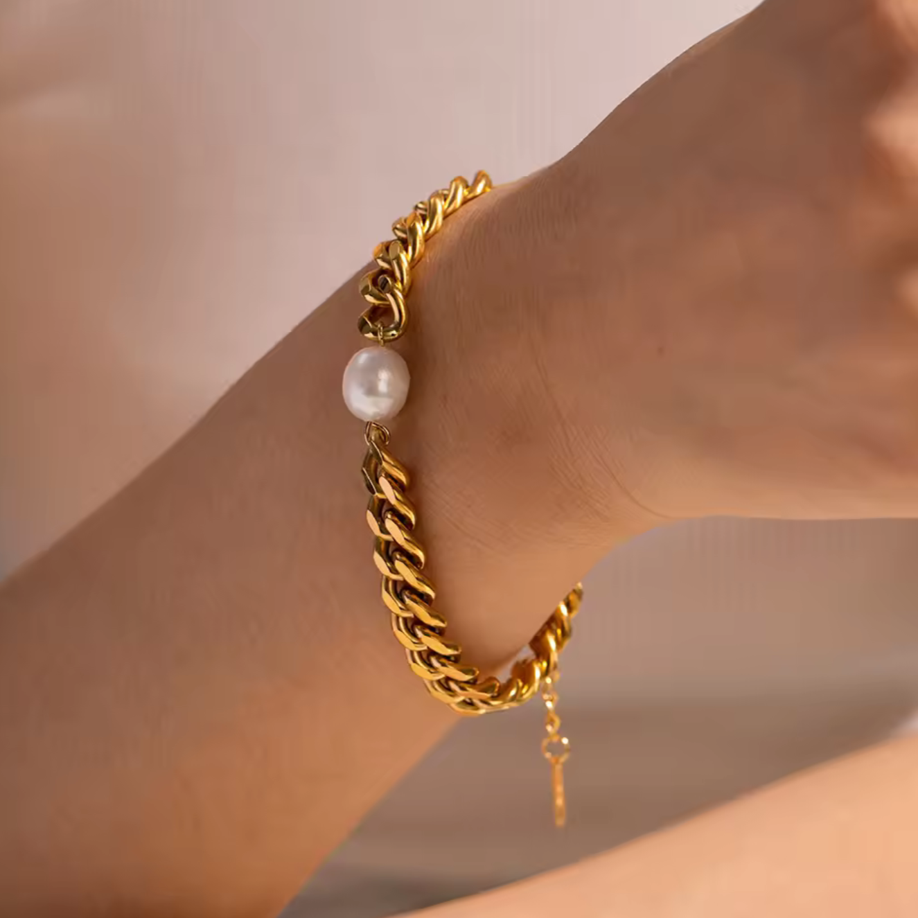 PULSERA DE CADENA CON PERLA