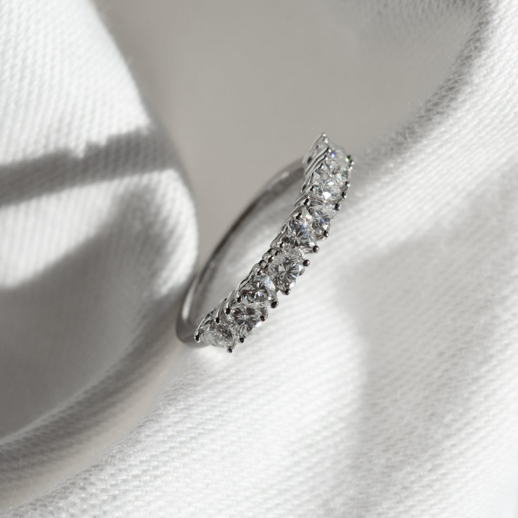 anillo diamantes corazones
