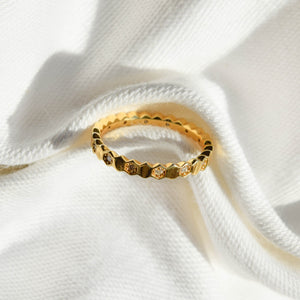 anillo moissanita y diamantes
