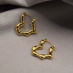 arracadas de corazón, arracadas bambú, arracadas chunky, aretes de corazón,   arete de moda, accesorios, joyeria de moda, bisutería, joyería mexicana, joyeria, joyeria chic, joyas trendy