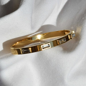 brazalete dorado rigido