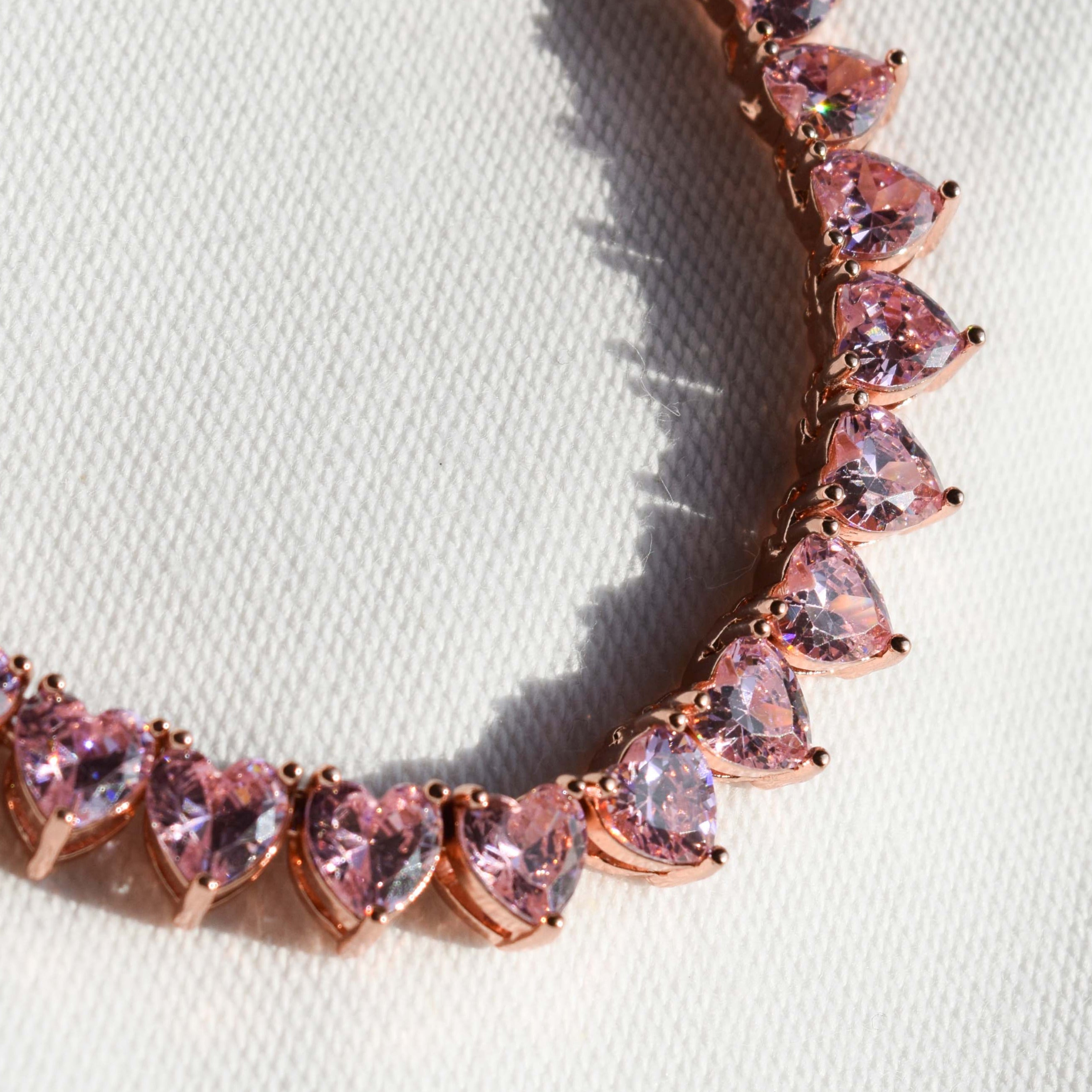 choker de corazones con zirconias rosa