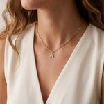 collar con dije de letra, colla de inicial en baño de oro, joyería, joyería mexicana letra a