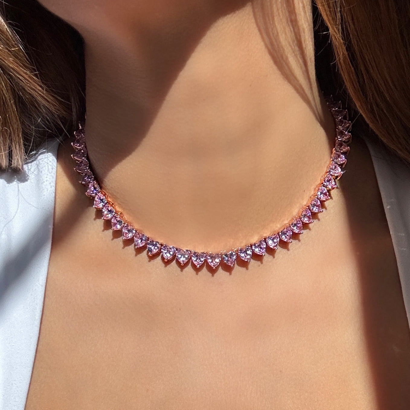 collar de corazones rosas 