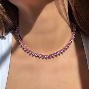 collar de corazones rosas 
