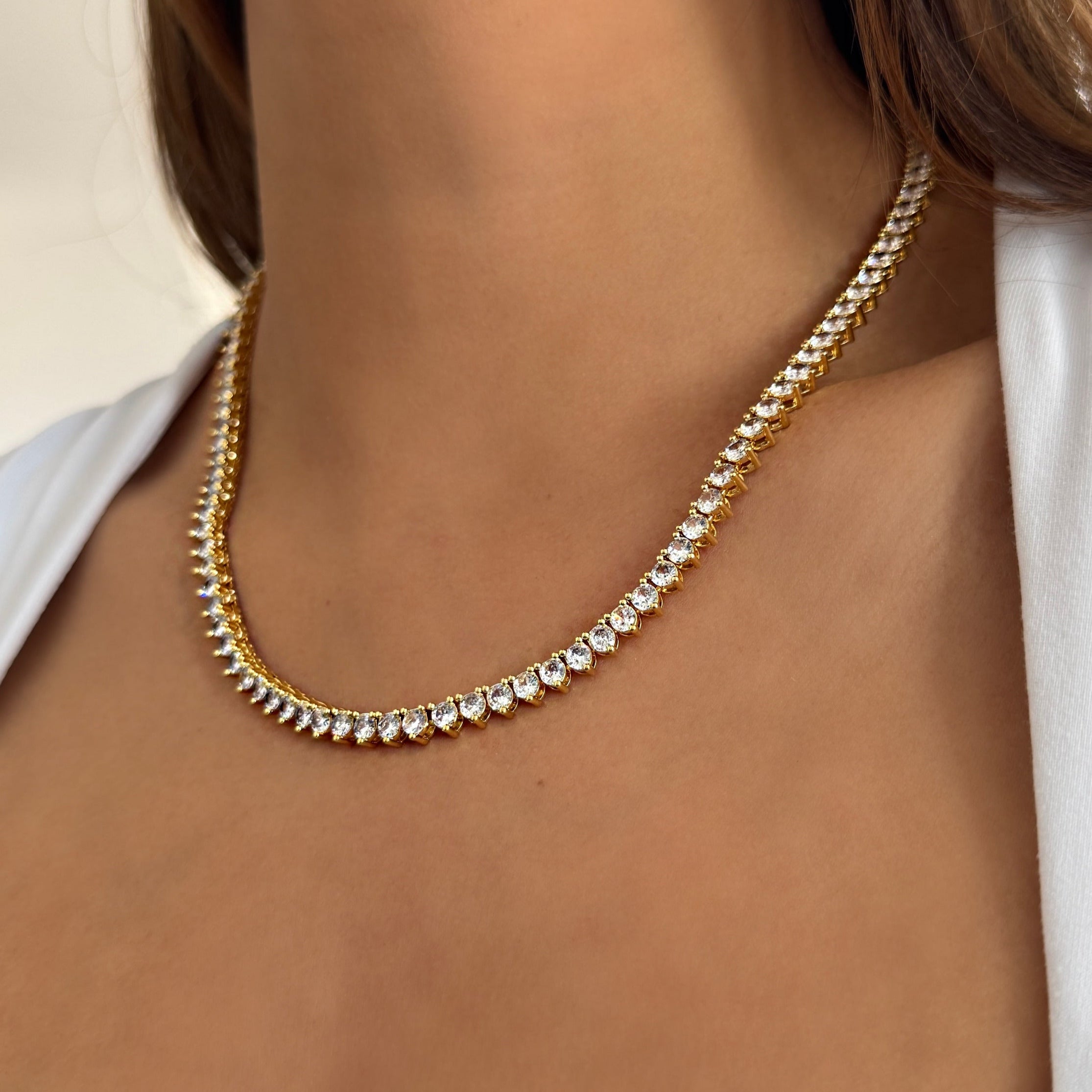 collar tennis dorado con zirconias