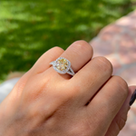 anillo de compromiso cushion redondo, anillo de comprimiso de diamante corte redondo, anillo de compromiso de moissanita, anillo, wedding ring, wedding jewelry, bague fiancelle,  joyeria de moissanita, joyeria fina, joailerie france joailerie saint tropez bijoux st tropez