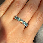 green moissanite diamond ring sterling silver / moissanita diamante verde anillo de compromiso engagement ring / bague fiancelle diamant vert
