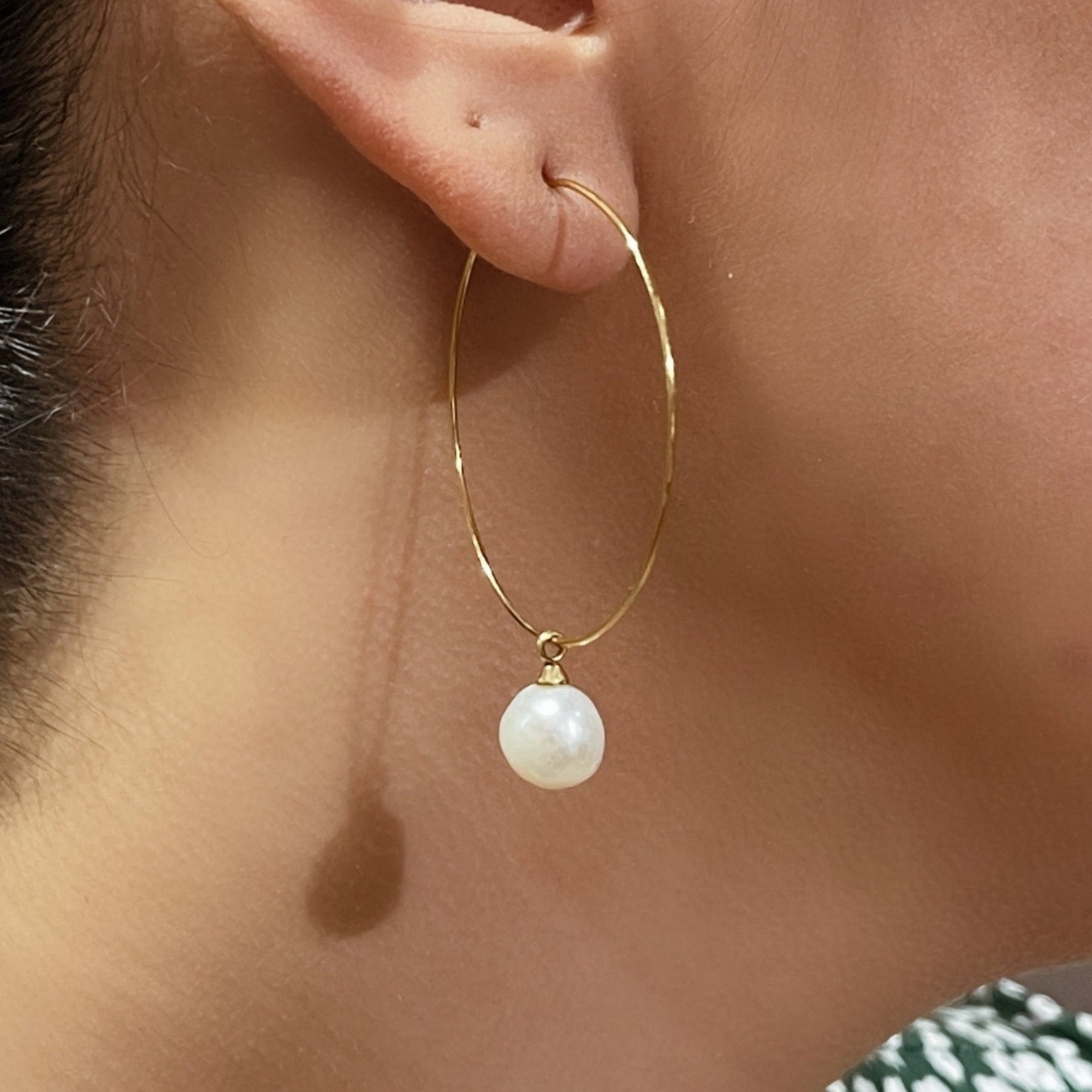 PEARL CHARM HOOPS THIN