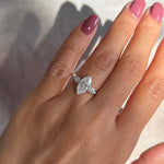 marquise trilogy diamond moissanite ring engagement ring / anillo compromiso marquis trilogia / bague diamant bague fiancelle