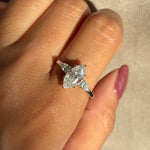 marquise trilogy diamond moissanite ring engagement ring / anillo compromiso marquis trilogia / bague diamant bague fiancelle