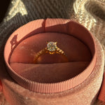 oval cut 1ct moissanite diamond ring / engagement ring / anillo compromiso / 1ct oval diamante moissanita / anillo pave / pave ring / bague fiancelle / bague diamant 