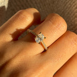 oval cut 1ct moissanite diamond ring / engagement ring / anillo compromiso / 1ct oval diamante moissanita / anillo pave / pave ring / bague fiancelle / bague diamant 