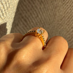 oval cut 1ct moissanite diamond ring / engagement ring / anillo compromiso / 1ct oval diamante moissanita / anillo pave / pave ring / bague fiancelle / bague diamant 