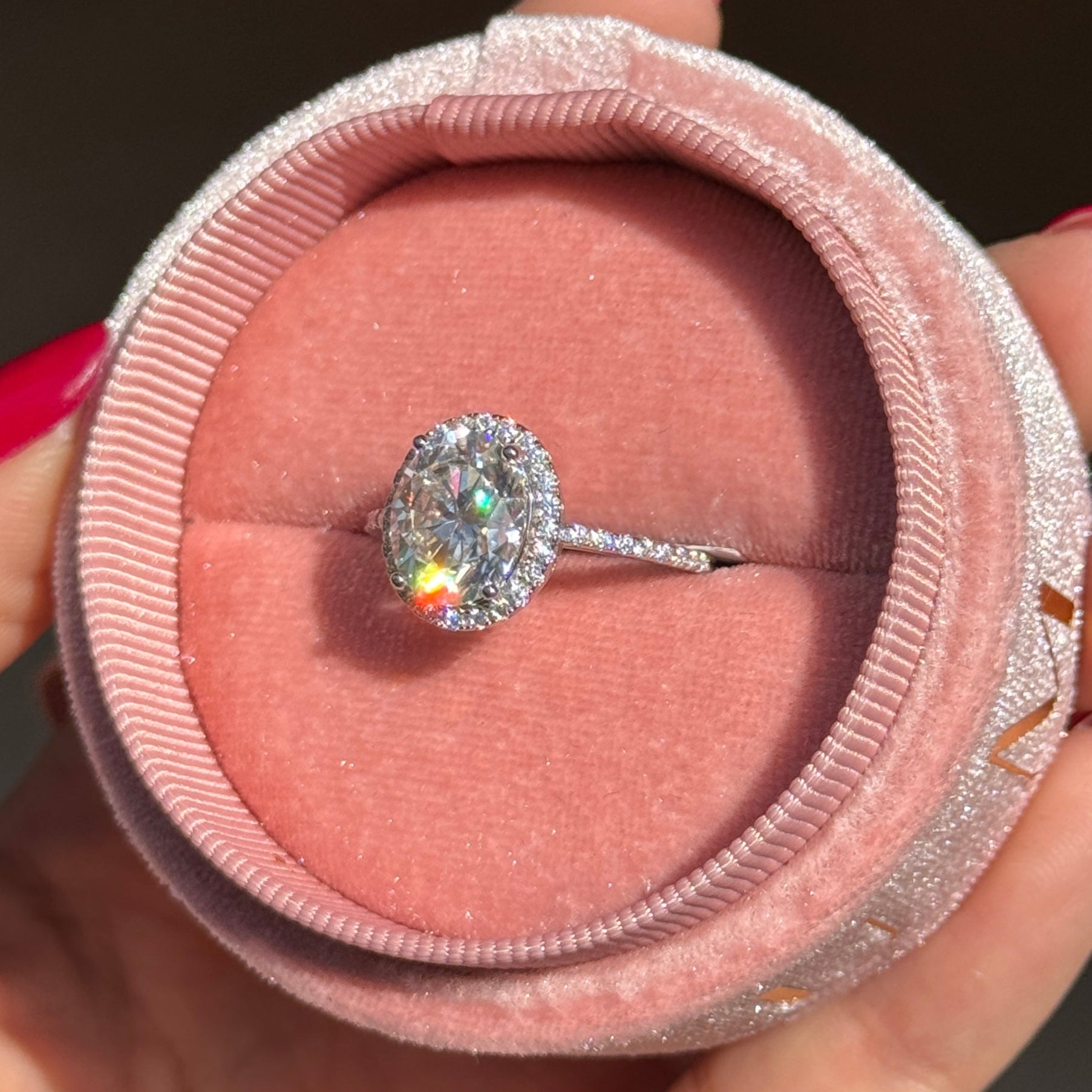 oval cut moissanite ring / anillo oval diamante / bague diamant