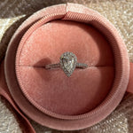 pear cut halo moissanite diamond ring / anillo halo corte pera moissanita diamante / bague fiancelle poire diamant / engagement ring /anillo compromiso
