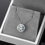 round halo moissanite diamond necklace / diamante moissanita collar / collier diamant moissanite 