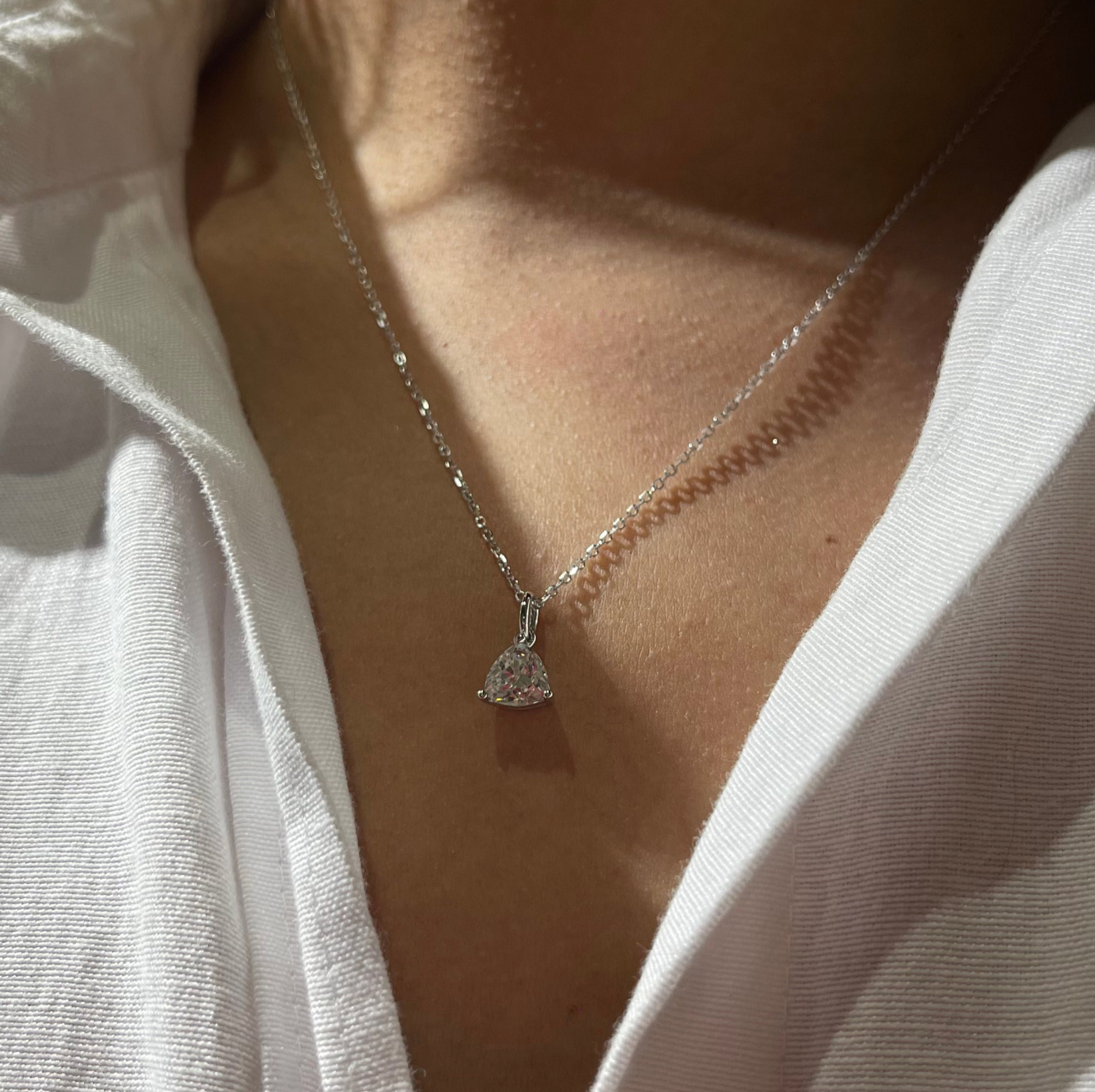 trillion cut diamond necklace / collar moissanita / collier diamant moissanite
