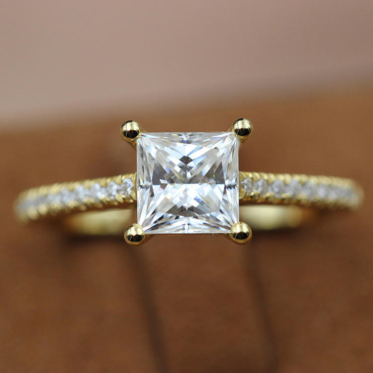 PRINCESS PAVÉ RING 1CT