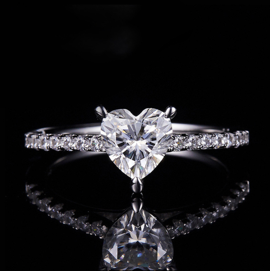 BAGUE MOISSANITE COEUR PAVE 1 CT