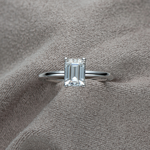 EMERALD CUT RING 1CT