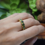 anillo con zirconias verdes, anillo de zirconias, anillo ajustable con zirconias, anillos de baño de oro, joyeria de moda, joyeria mexicana, anillo plata, anillo lata 925, joyeria plata 