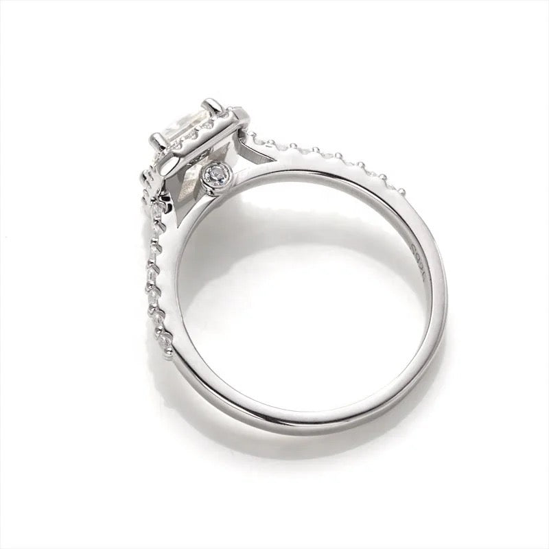 bague halo diamant emeraud