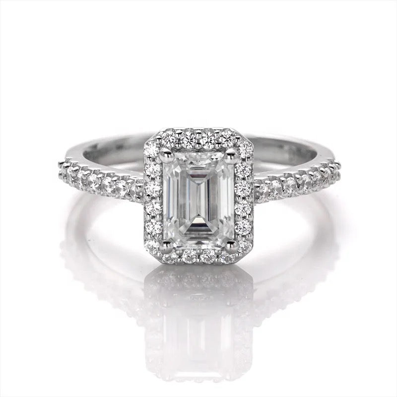 bague halo diamant emeraud
