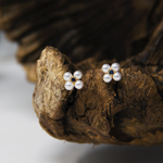 broquel de flor, broquel de perlas en flores, broquel baño de oro 18k