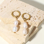 huggies de perlas naturales en acero inoxidable, aretes acero inoxidable, aretes de perlas naturales , aretes perlas barrocas, bisutería, joyeria de playa, joyeria mexicana