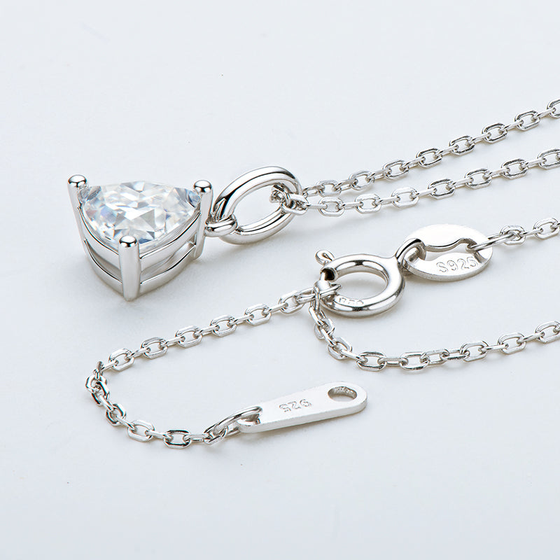 trillion cut diamond necklace / collar moissanita / collier diamant moissanite